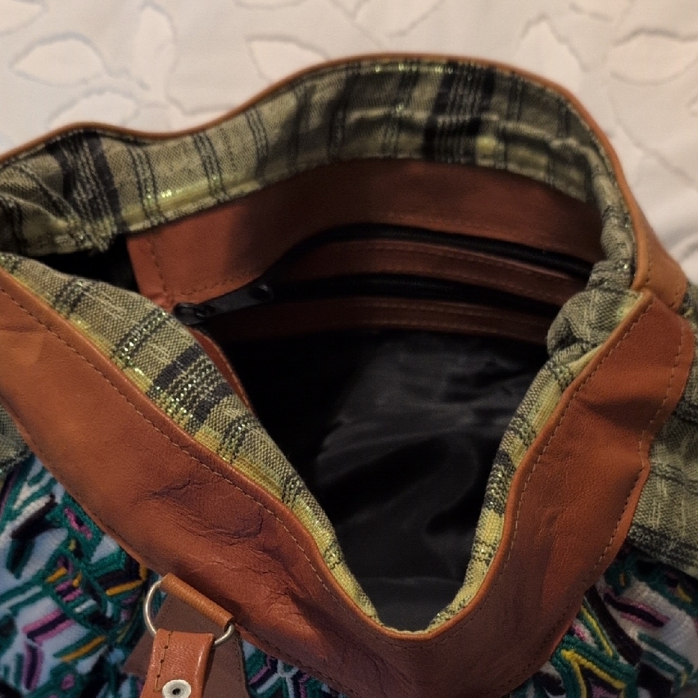 Multicolor Patterned Tote Bag - Picture 4 of 5